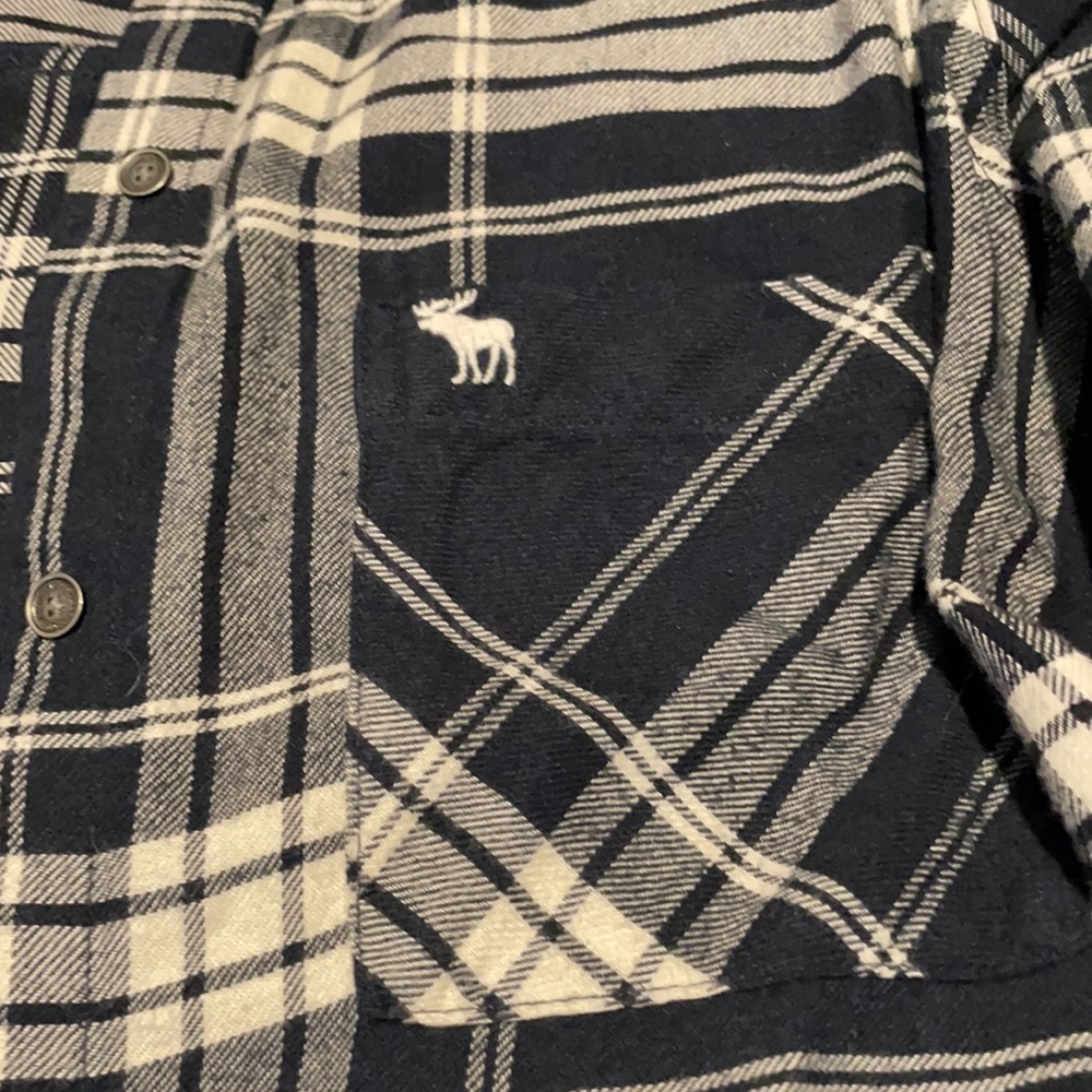 Abercrombie & Fitch women’s navy plaid shirt - Picture 3 of 8